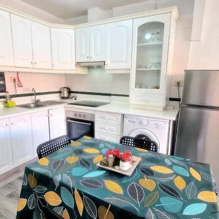 Cozy Tenerife South Wifi & Pool Apartment